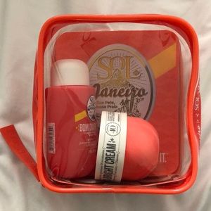 Sol de janeiro travel set